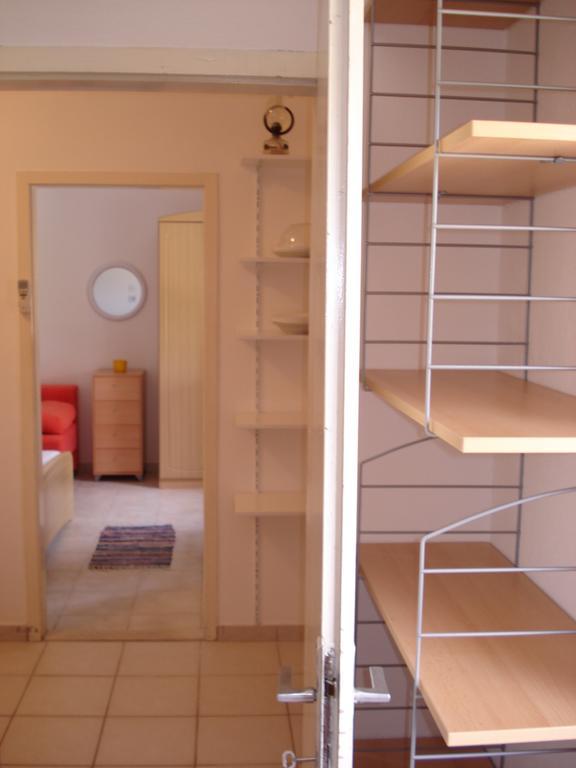 Holiday Home Dora Sutivan Zimmer foto